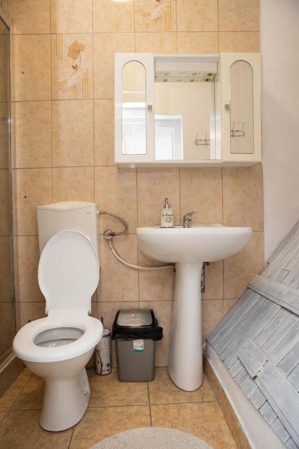 Cosy Apartment In City Centre Oradea Exterior foto