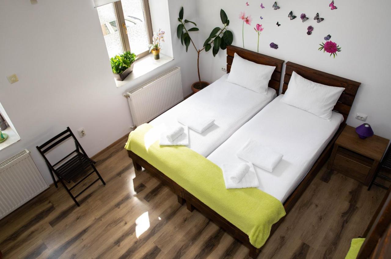 Cosy Apartment In City Centre Oradea Exterior foto