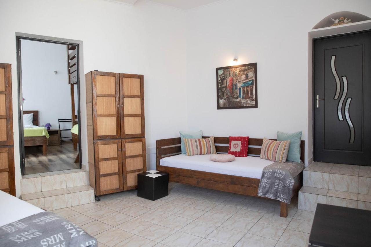 Cosy Apartment In City Centre Oradea Exterior foto