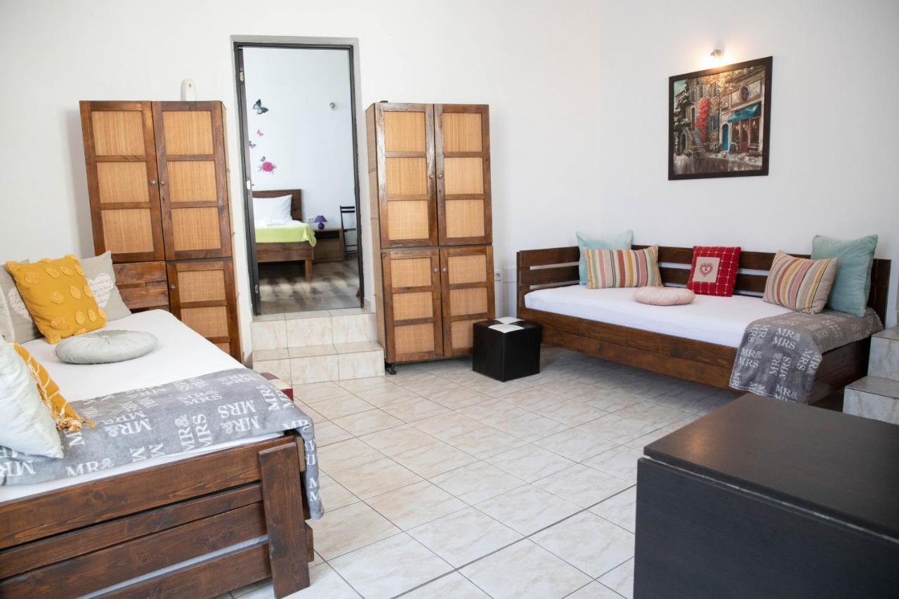 Cosy Apartment In City Centre Oradea Exterior foto